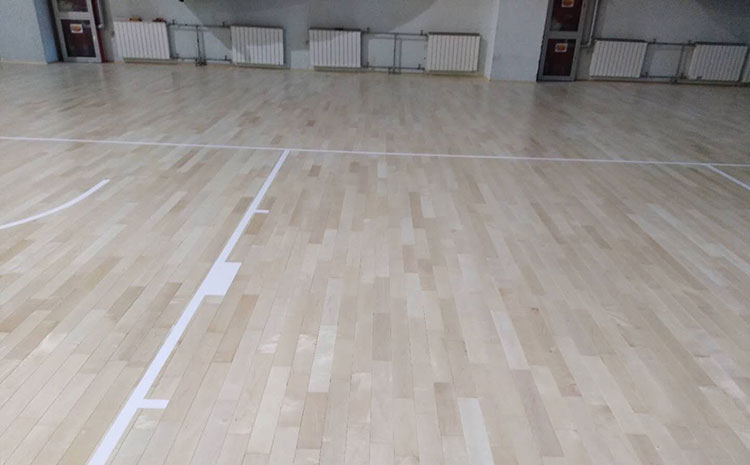 室內(nèi)籃球館運(yùn)動木地板正確保養(yǎng)技巧