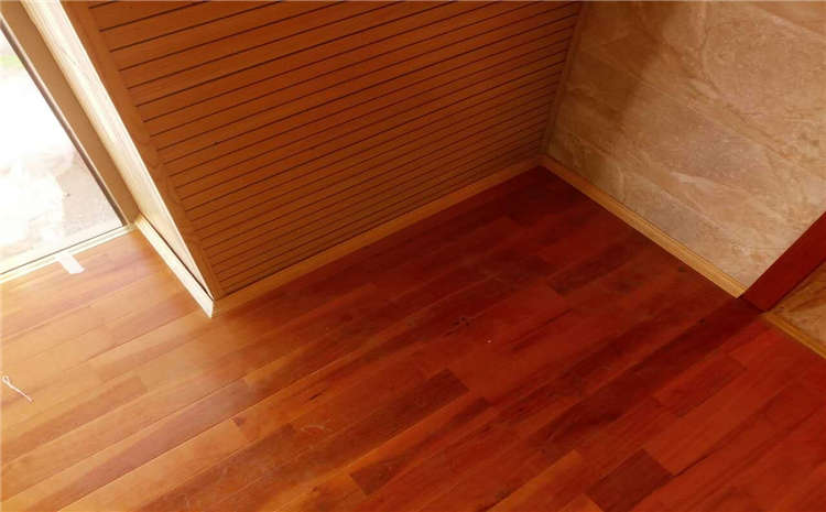 體育館木地板價(jià)格的影響因素有哪些？