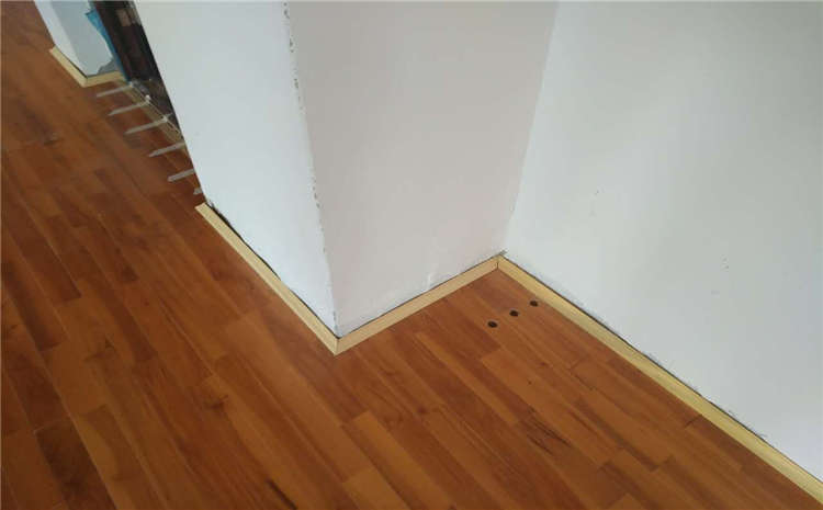 歐氏柞木木地板籃球館價(jià)格是多少錢(qián)？