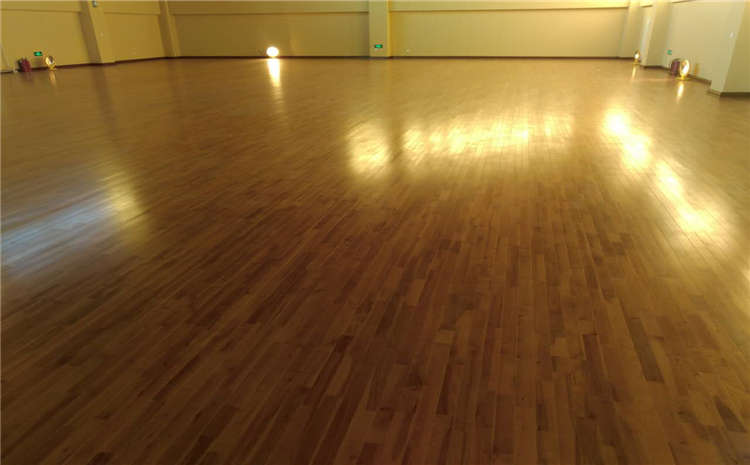 歐氏五角楓舞臺運(yùn)動(dòng)木地板主輔龍骨結(jié)構(gòu)