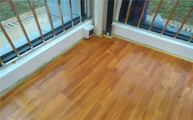 實(shí)木運(yùn)動(dòng)地板安裝