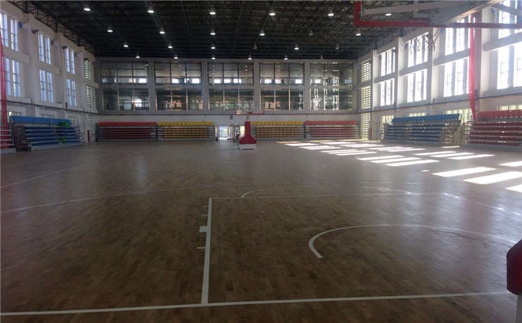 歐氏楓樺木羽毛球館木地板怎么翻新？