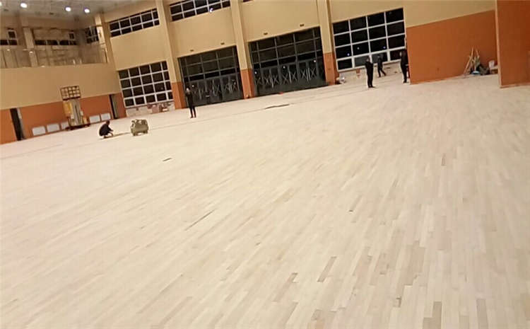歐氏學(xué)校舞蹈房木地板**是多少錢？