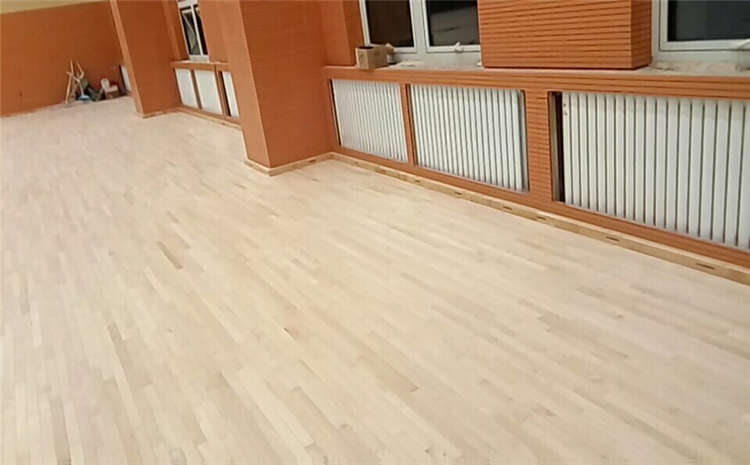 歐氏學(xué)?；@球運(yùn)動(dòng)地板怎么維修？