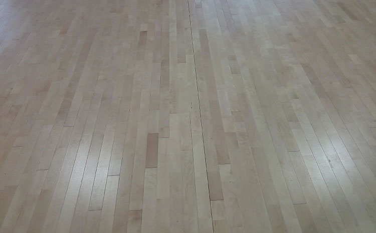 歐氏22厚實(shí)木運(yùn)動(dòng)地板造價(jià)是的多少？