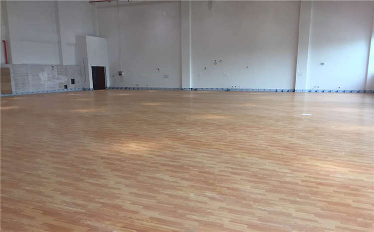 籃球場館地鋪用什么材料比較好？