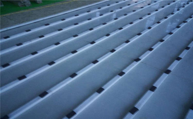 歐氏五角楓籃球運(yùn)動(dòng)地板造價(jià)是的多少？