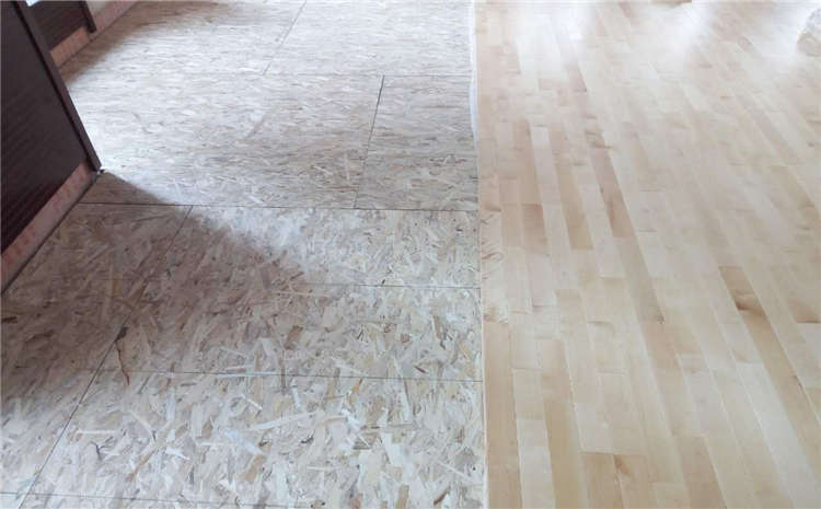 羽毛球館木地板質(zhì)量如何維護(hù)？羽毛球館木地板如何選購呢？