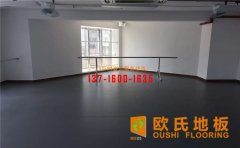 體育實木運動地板出現(xiàn)扒縫是正常現(xiàn)象嗎？